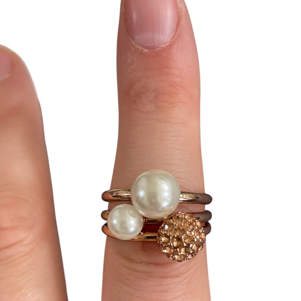 BANANA REPUBLIC Rose Gold Stack of 3 Rings Faux Pearl and Rhinestone Cluster - Picture 8 of 10